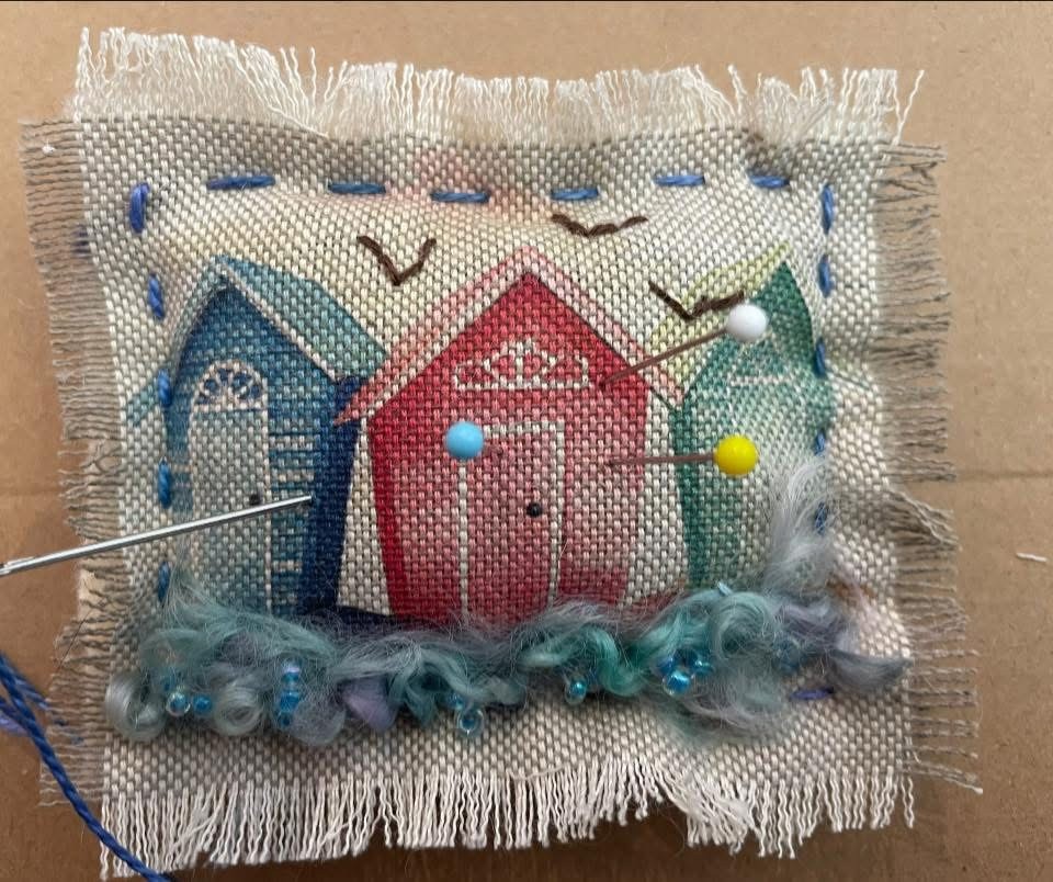 Beach Hut Pin Pad Mini Stitch Kit
